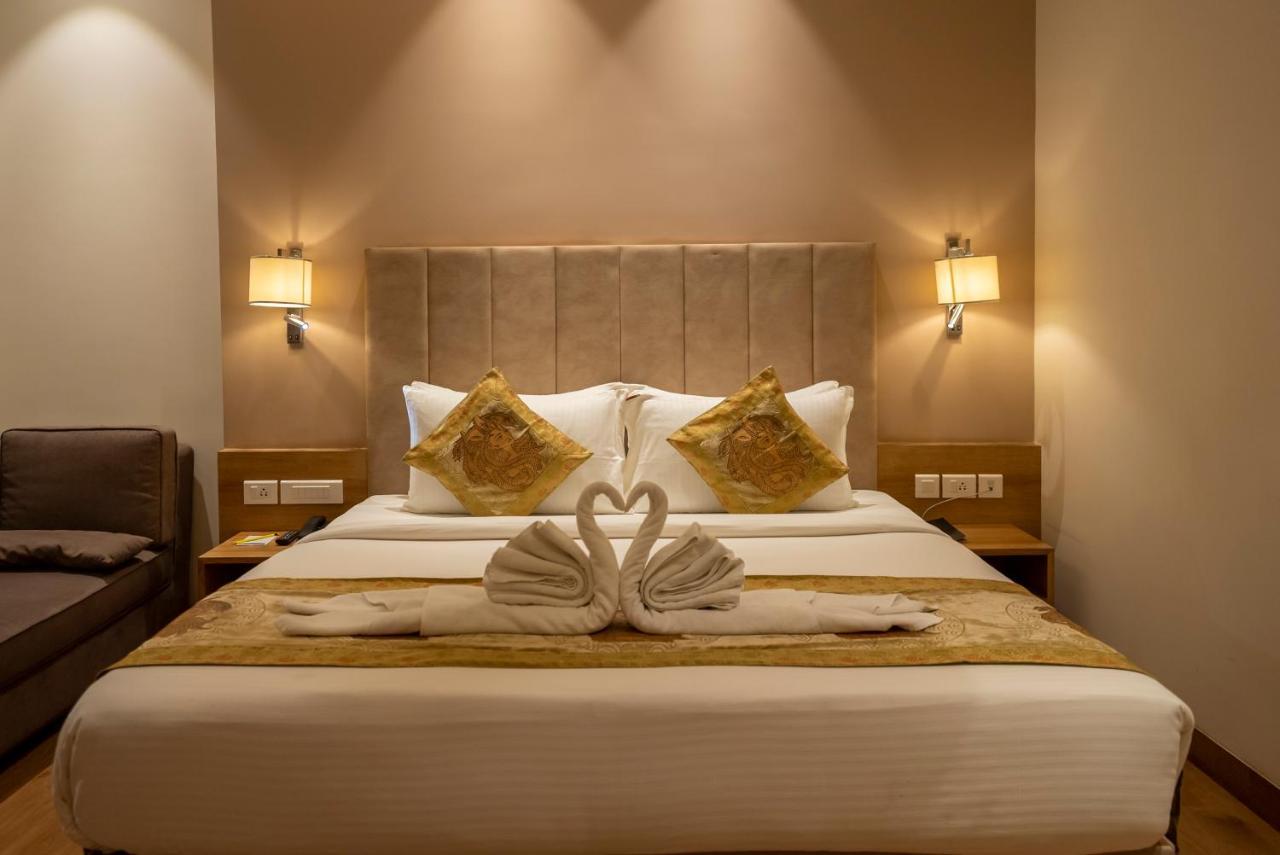 Celebrant Hotel Váránaszi Kültér fotó