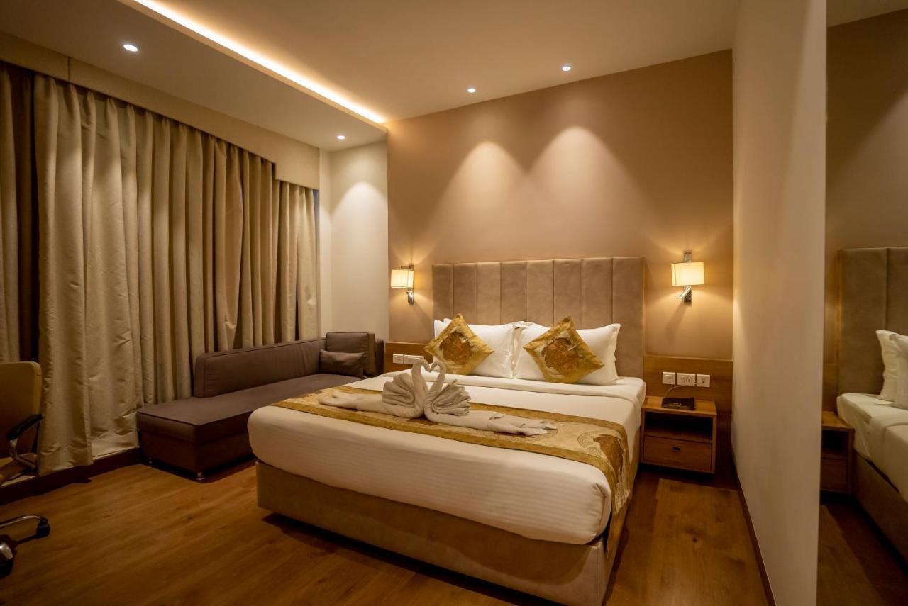 Celebrant Hotel Váránaszi Kültér fotó
