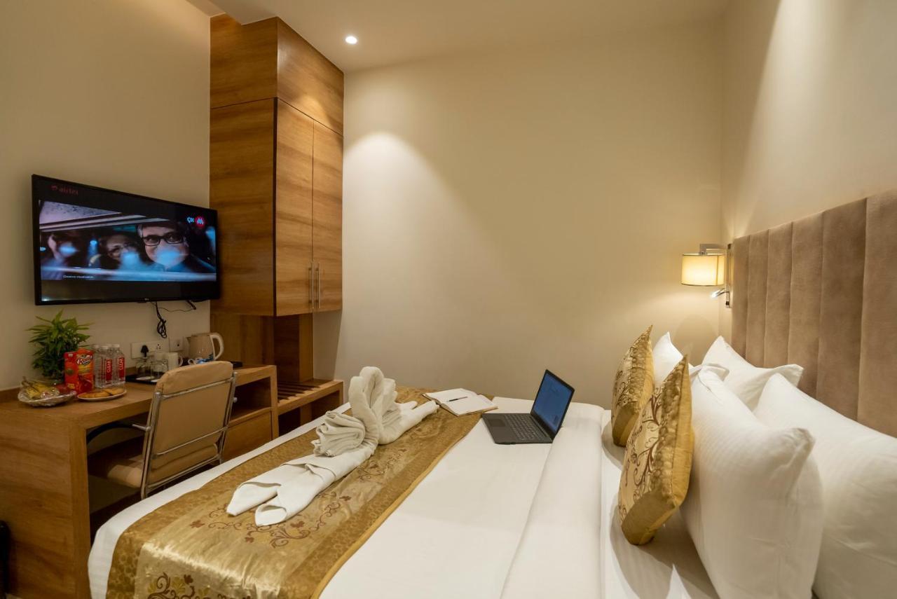 Celebrant Hotel Váránaszi Kültér fotó