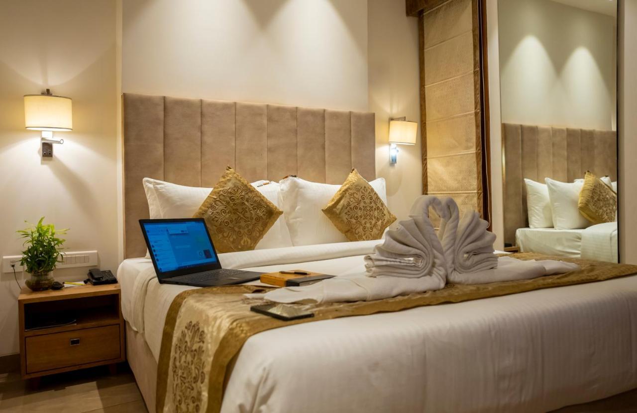 Celebrant Hotel Váránaszi Kültér fotó