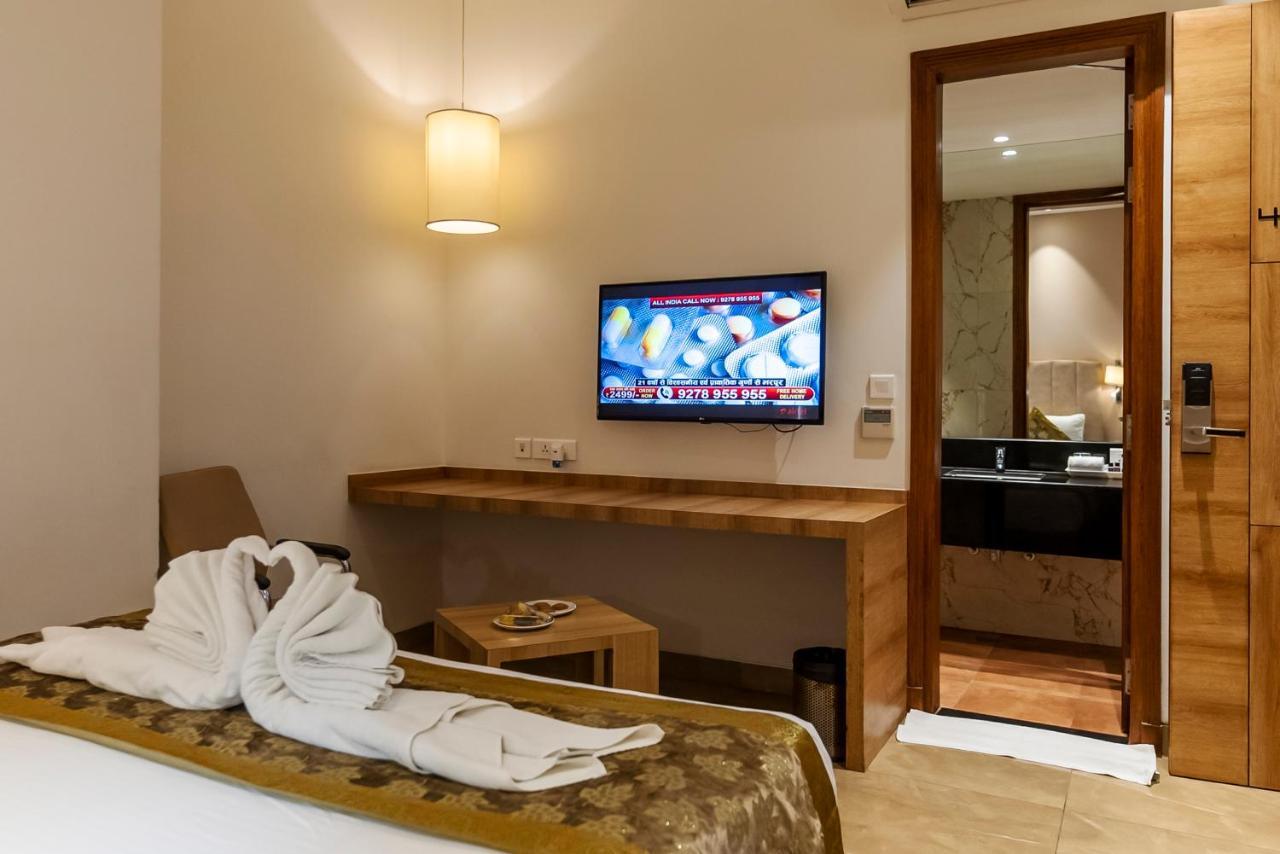 Celebrant Hotel Váránaszi Kültér fotó