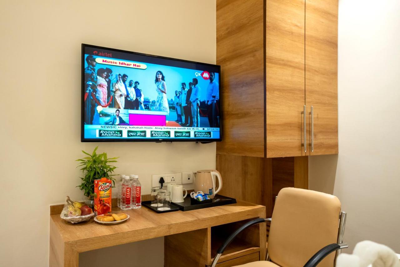 Celebrant Hotel Váránaszi Kültér fotó